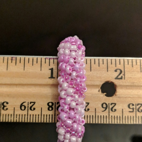 Handmade pink glass beads bracelet - Picture 3 of 3